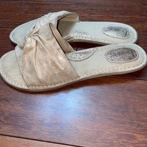 B.O.C. Flip Flop Sandals size 8 women